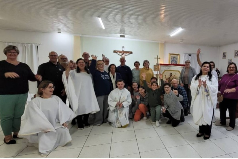 Comunidade da Perpétuo Socorro no 5º dia de pré-novena