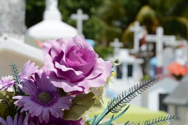 Missas em memória de finados ocorrem nas comunidades e na Catedral